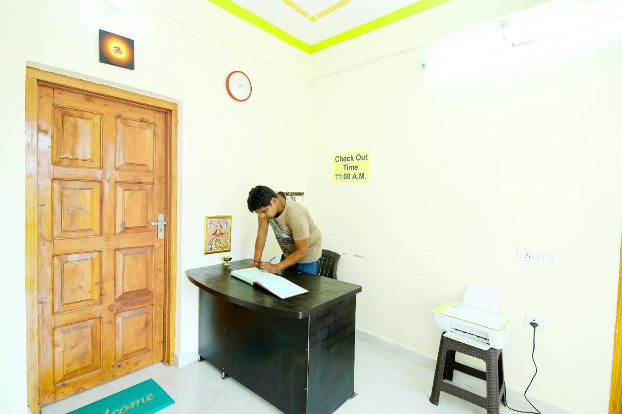Spot On 37977 Parth Home Stay 무소리에 외부 사진